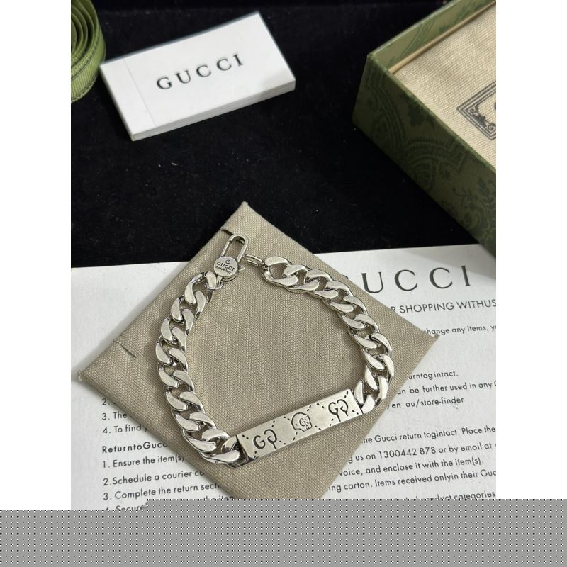 G*u*i bracelets